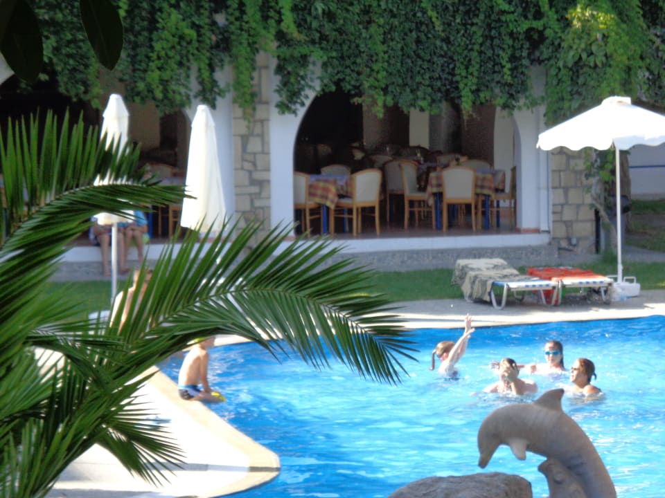 Im Hnitergrund Restaurant Ekaterini Hotel