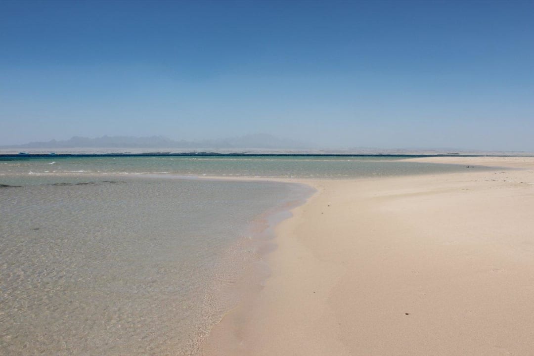 Die vorgelagerte Sandbank Hotel Sheraton Soma Bay Resort