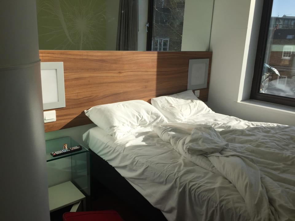 Zimmer (Richtung Innenhof sehr leise!) Point A Hotel London Liverpool Street