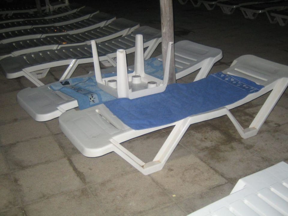 Sind diese Liegen noch frei? blau punta reina