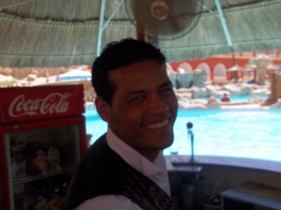 Unser netter Kellner Khaled Pickalbatros Alf Leila Wa Leila Resort - Neverland Hurghada