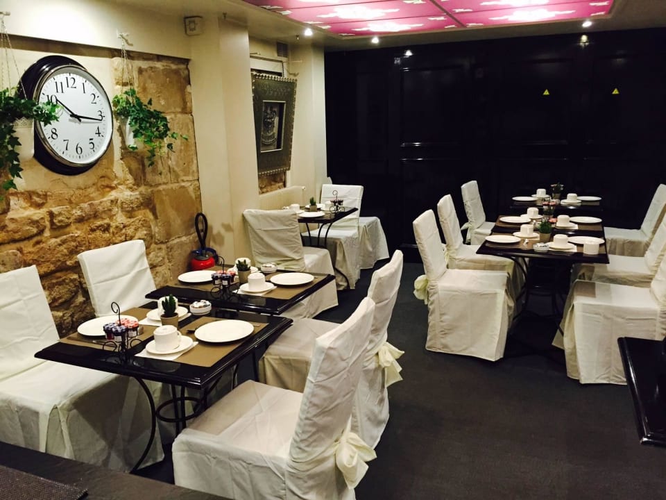 Petit déjeuner buffet Hotel Etoile Trocadero