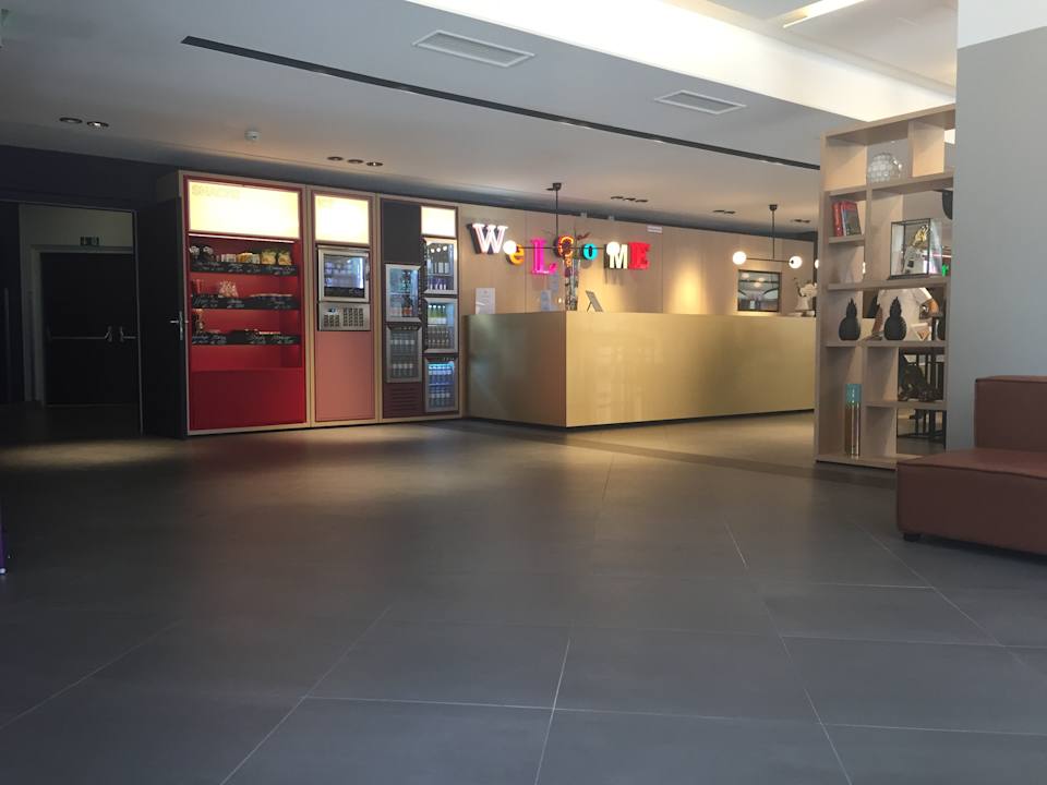 Lobby Premier Inn Wien City Hauptbahnhof