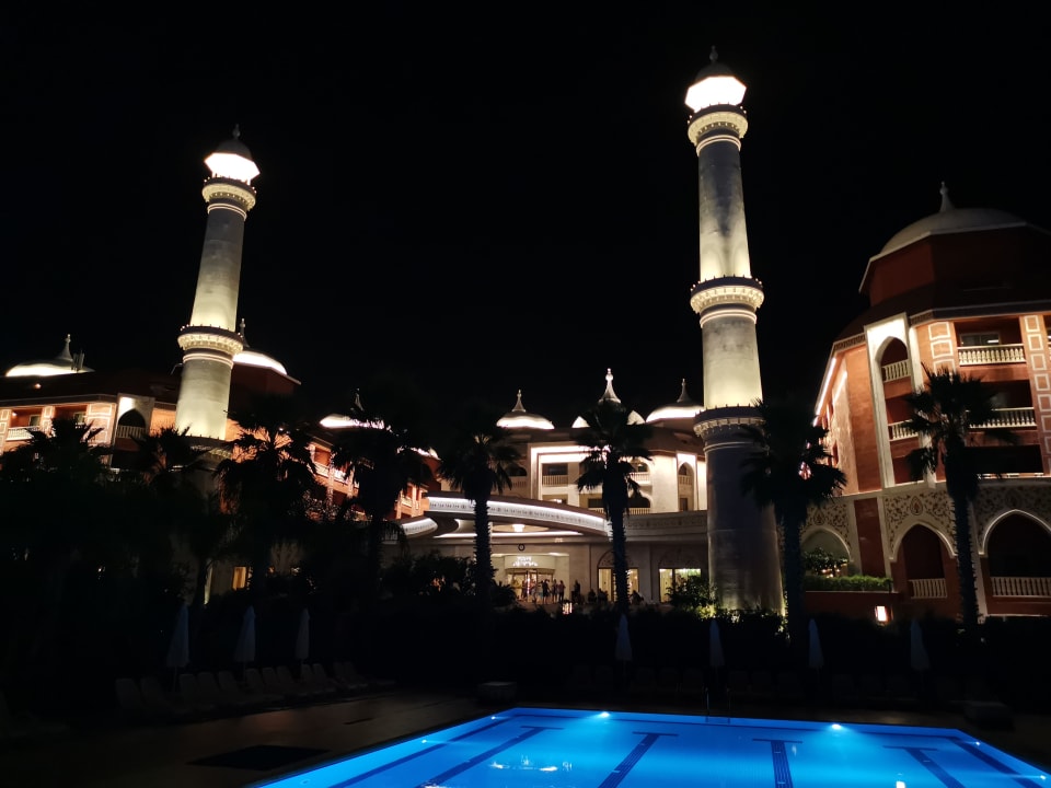 Außenansicht Royal Taj Mahal Hotel