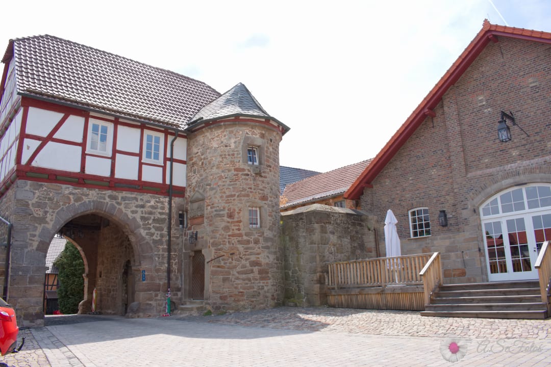 Außenansicht Hotel Brunnenhaus Schloss Landau