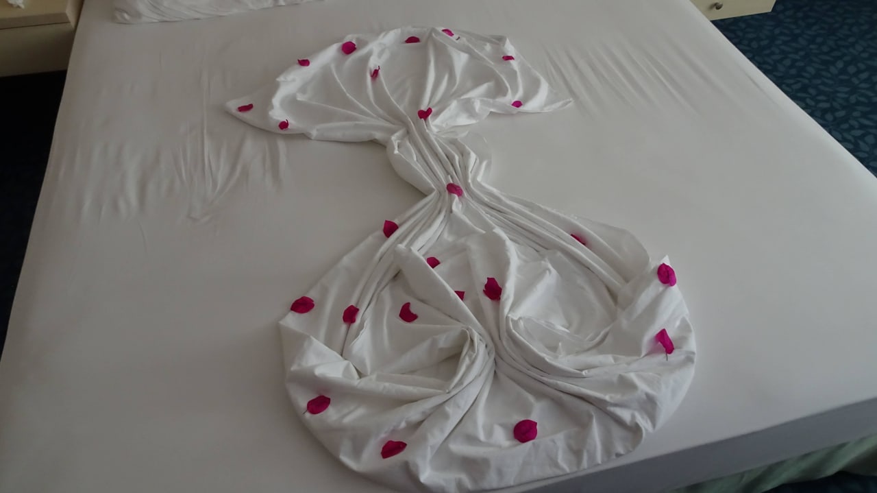 Aufmerksamer, freundlicher Zimmerservice VONRESORT Golden Coast