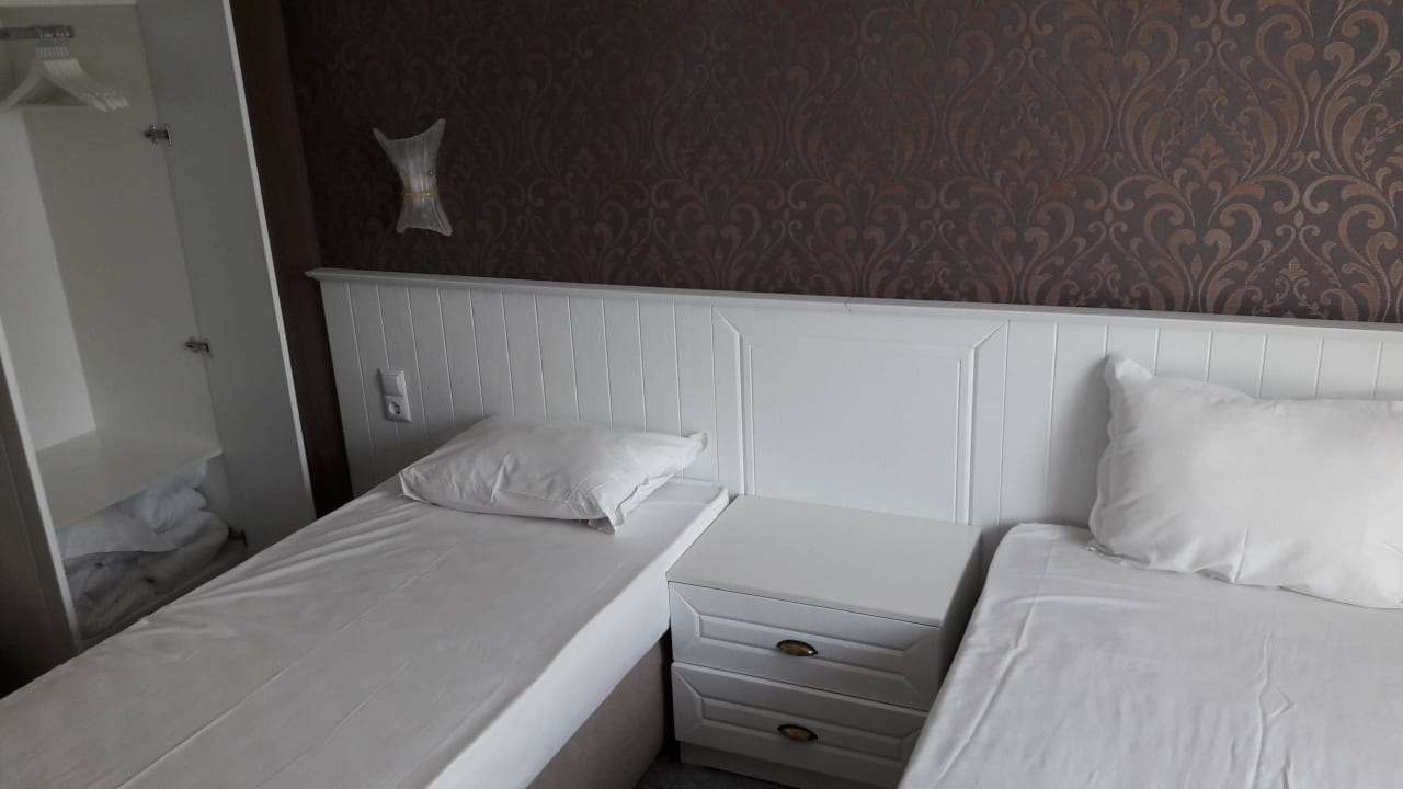 Betten und Schrank Hotel Baikal