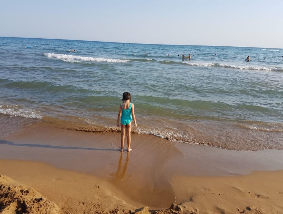 Strand Club Grand Side