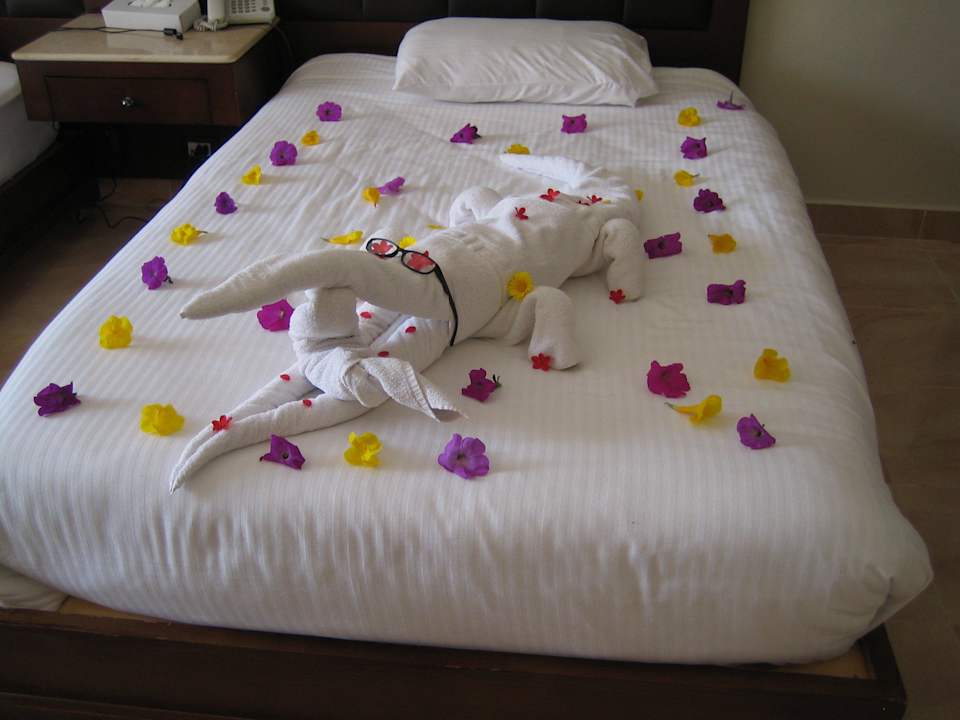 Noch eine Dekoration auf unserem Bett Pickalbatros Alf Leila Wa Leila Resort - Neverland Hurghada