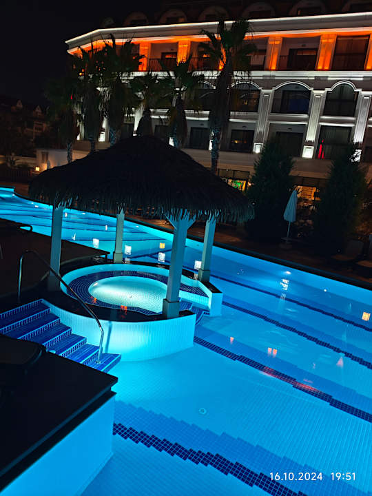 Pool Well Palace Side