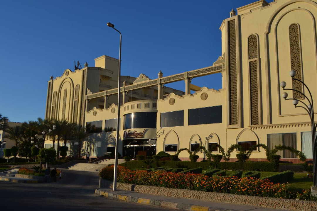 Перебежками из club room Riviera Aqua Park Resort