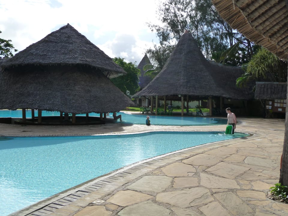 Paradise-Pool Neptune Village Beach Resort & Spa