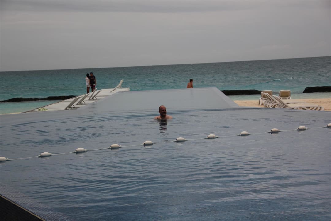 Infinitypool Kuramathi Maldives