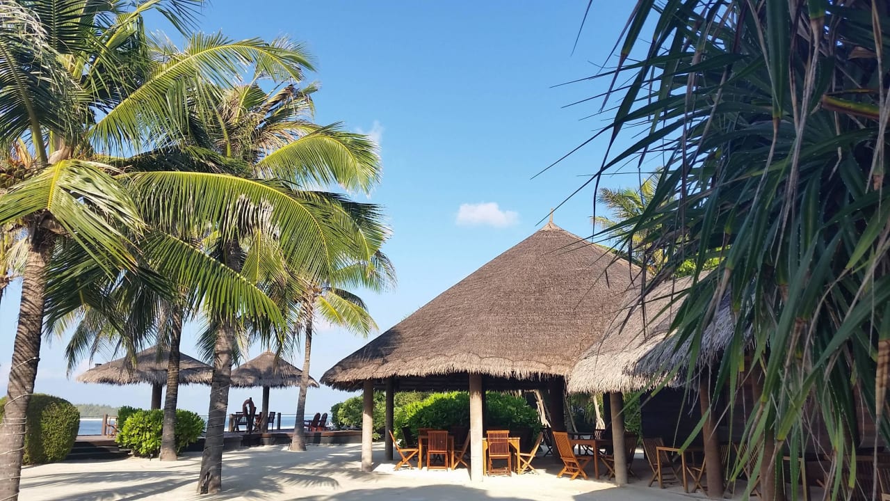 Bar und Restaurant beim Surfspot Adaaran Select Hudhuran Fushi - Premium All Inclusive