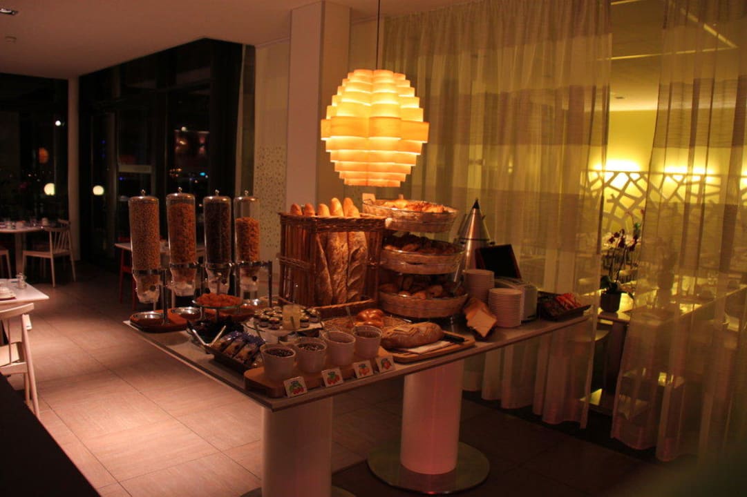 Frühstücksbuffet  Hotel Novotel Lausanne Bussigny