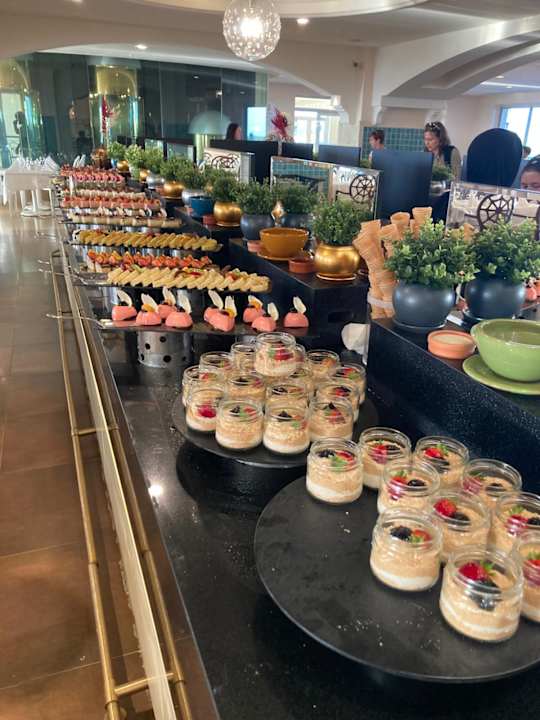 Gastro Starlight Resort Hotel