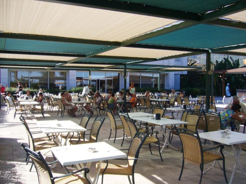 Aussenterrasse des Restaurants DoubleTree by Hilton Antalya-Kemer