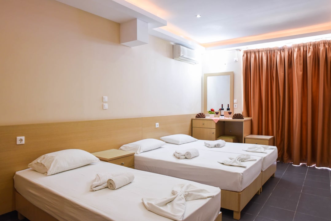 Zimmer Sacallis INN Beach Hotel