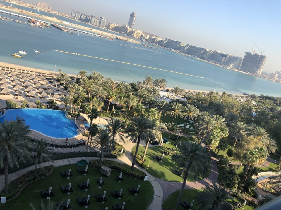 Ausblick Le Meridien Mina Seyahi Beach Resort & Waterpark