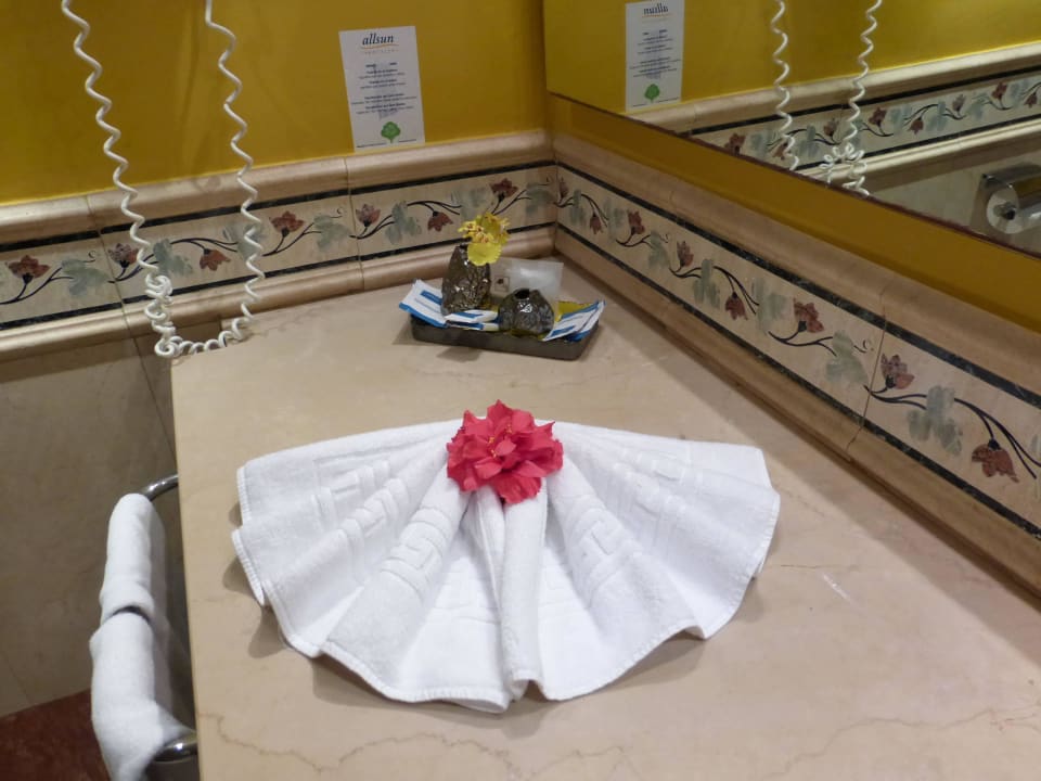 Sauberes Bad allsun App.-Hotel Albatros