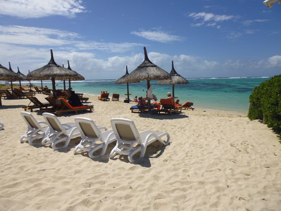 Strand Friday Attitude