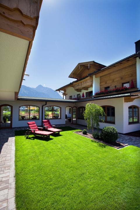 Garten Hotel Garni Larcherhof Hotel Garni Larcherhof