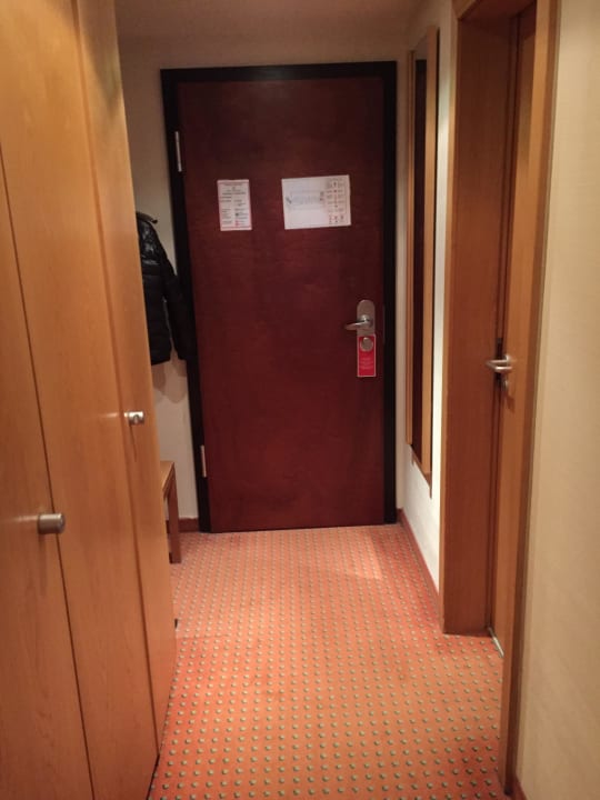 Eingangsbereich Zimmer Dolce by Wyndham Bad Nauheim