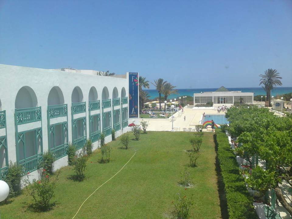 Vom Speisesaal in Richtung Strand Hotel El Mouradi Cap Mahdia