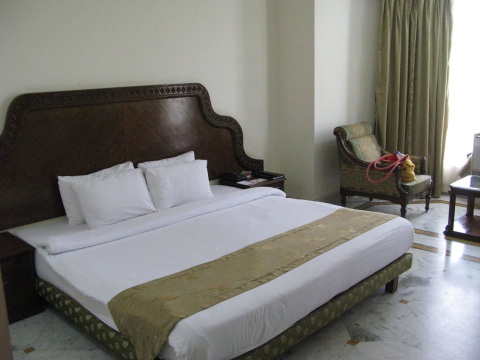 Номер RAMADA Khajuraho Hotel