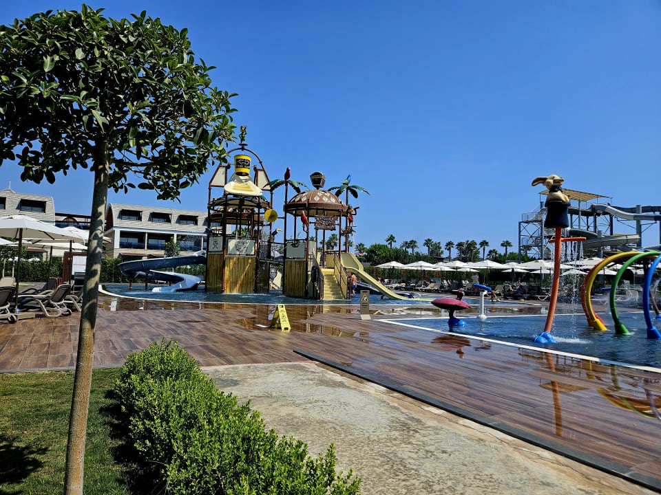 Pool Jacaranda Luxury Resort