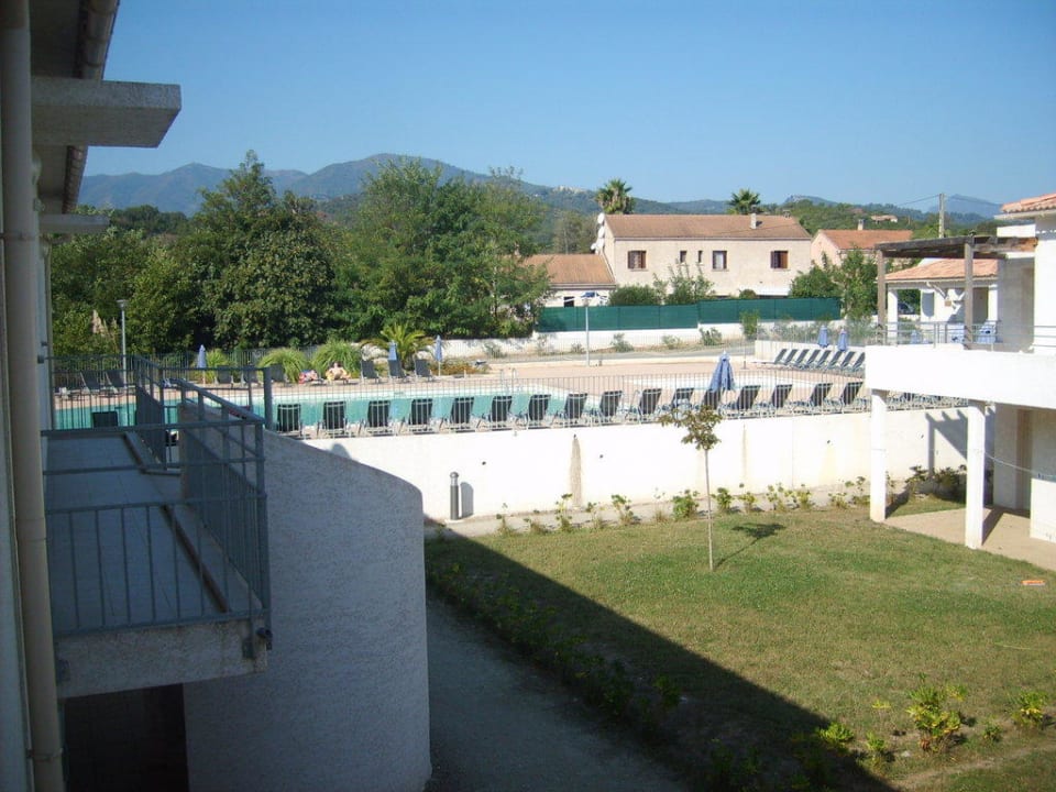 Blick von Wohnung zum Pool Residence Odalys Acqua Linda