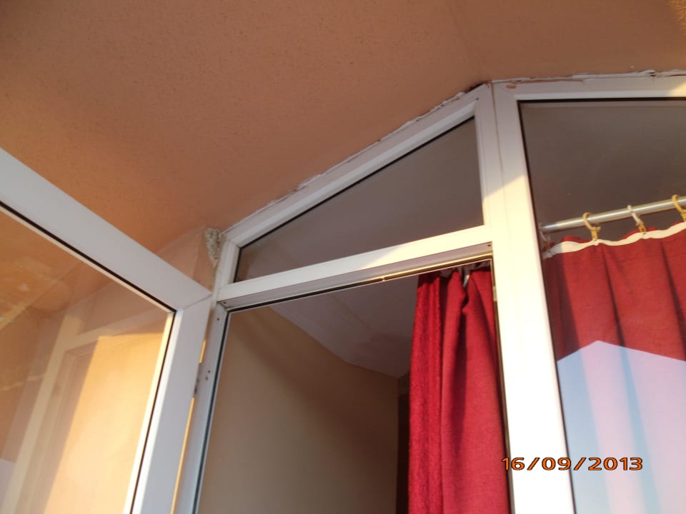 Tür schlecht eingemauert Mediterranean Garden Hotel