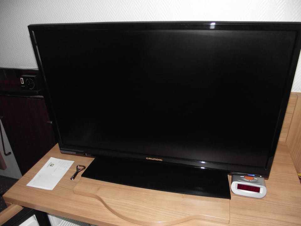 Großer TV Leonardo Hotel Düsseldorf Airport - Ratingen