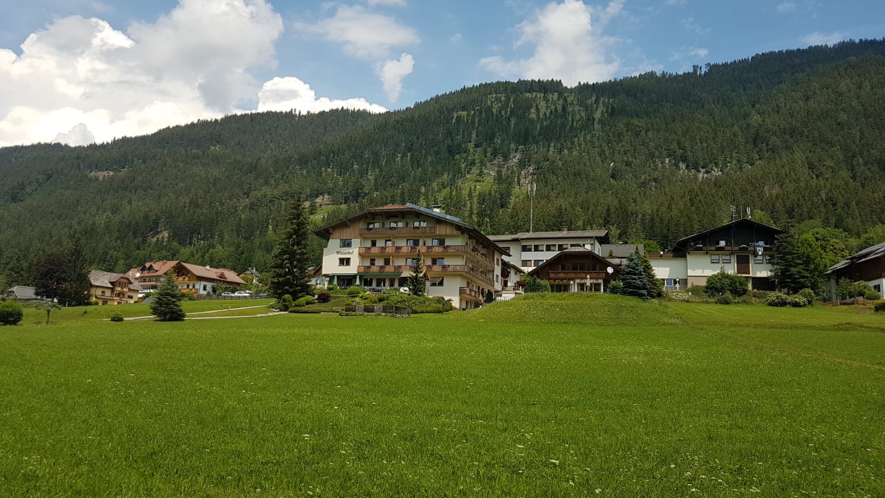 Gartenanlage Hotel Wiesenhof direkt am Weissensee