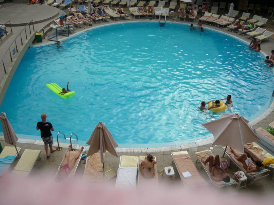 Blick auf den Pool aus dem 2. Stock HVD Viva Club Hotel