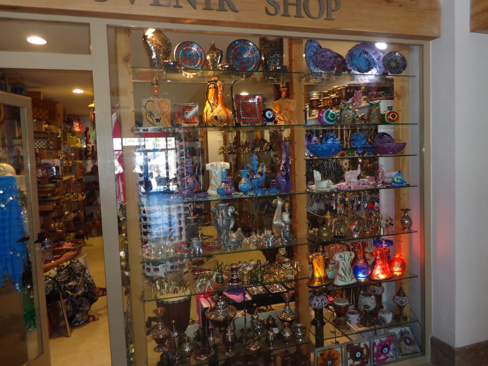 Geschäfte in der Lobby Grand Park Lara Hotel