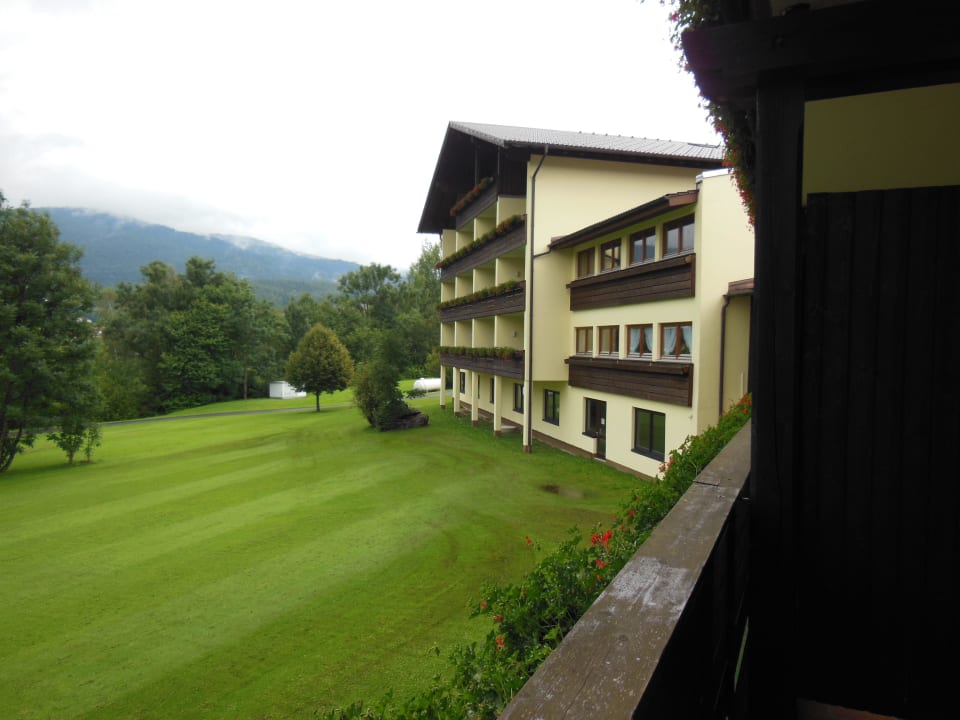 Blick auf Rückseite Riederin Hotel & Chalets