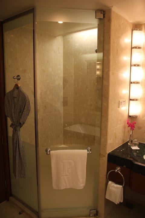 Dusche Hotel The Peninsula Bangkok