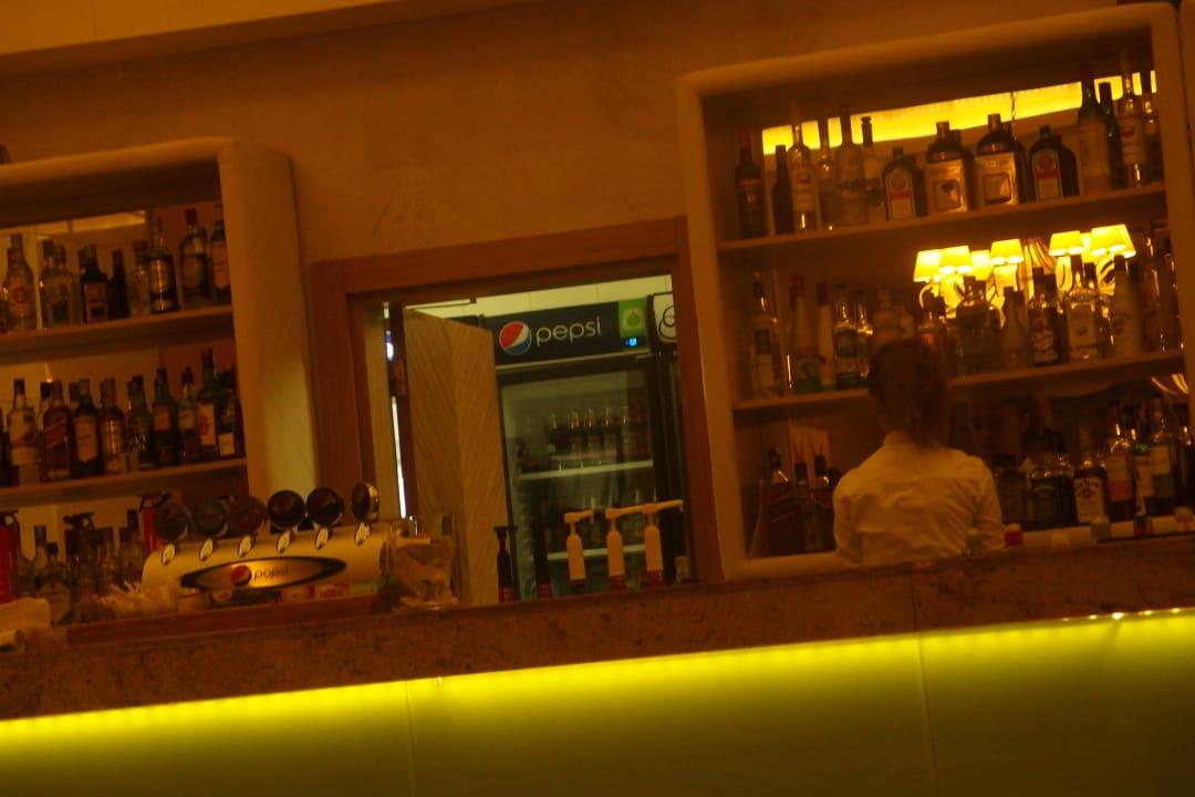 Pera lobby bar Royal Holiday Palace