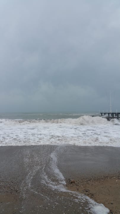 Strand bei Sturm Sherwood Exclusive Lara