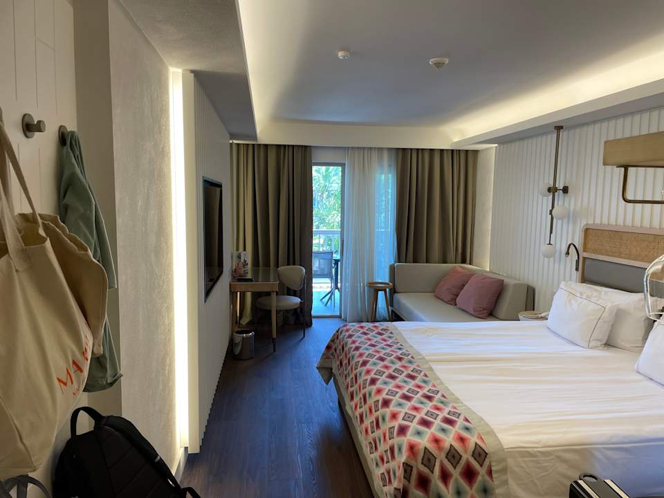 Zimmer Lara Barut Collection