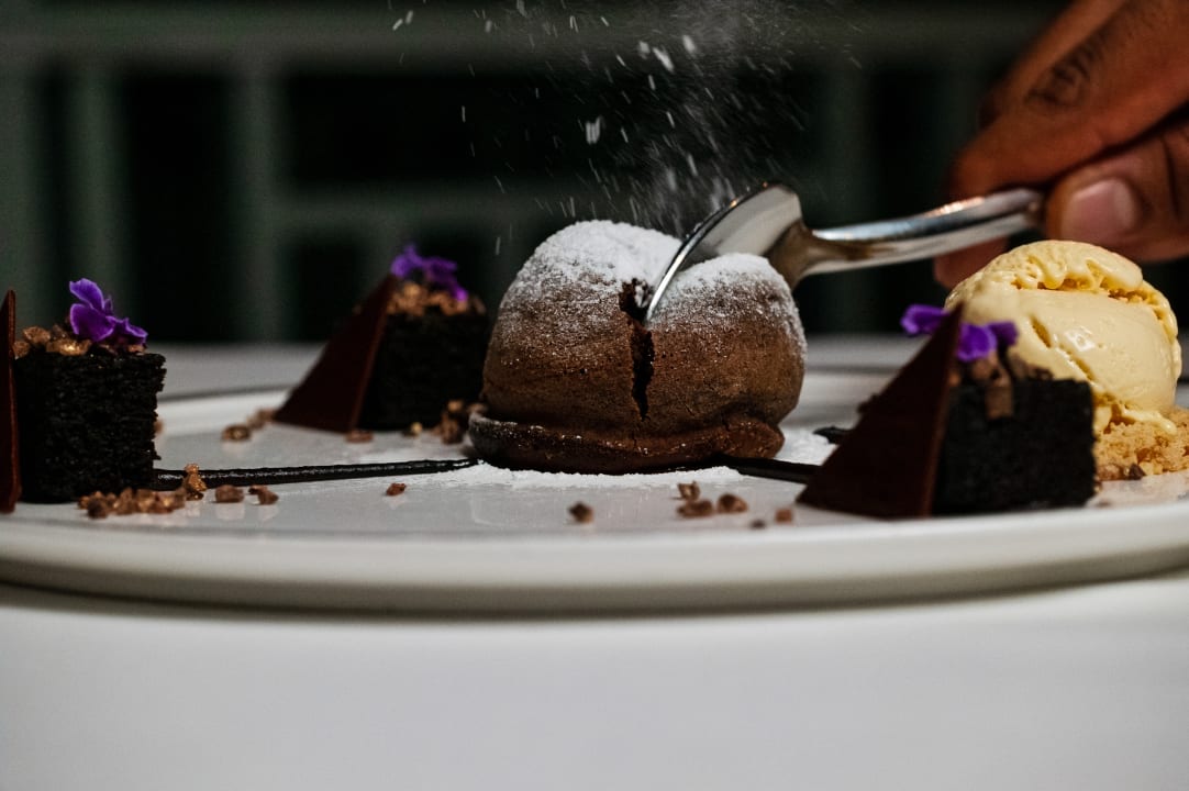 Gastro Amatara Welleisure Resort