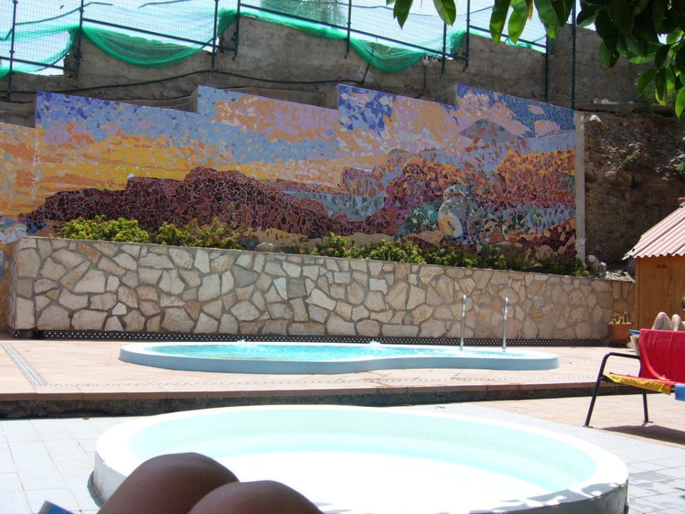 Mauer am Pool mit Motiv Hotel Europalace