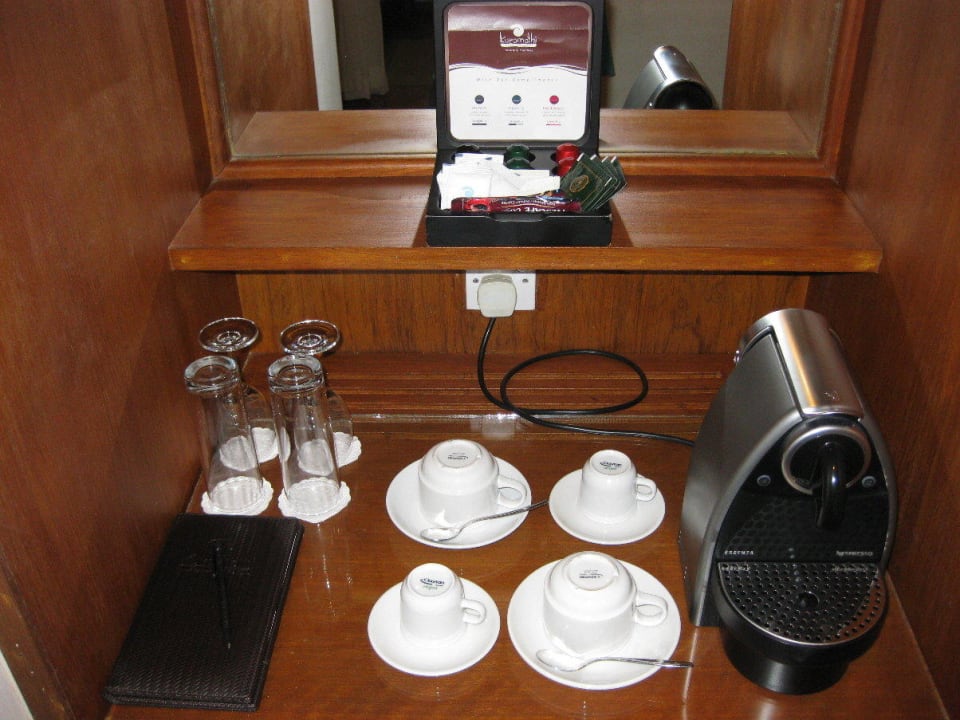 Deluxe Beach Villa mit Jacuzzi - Nespresso Kuramathi Maldives