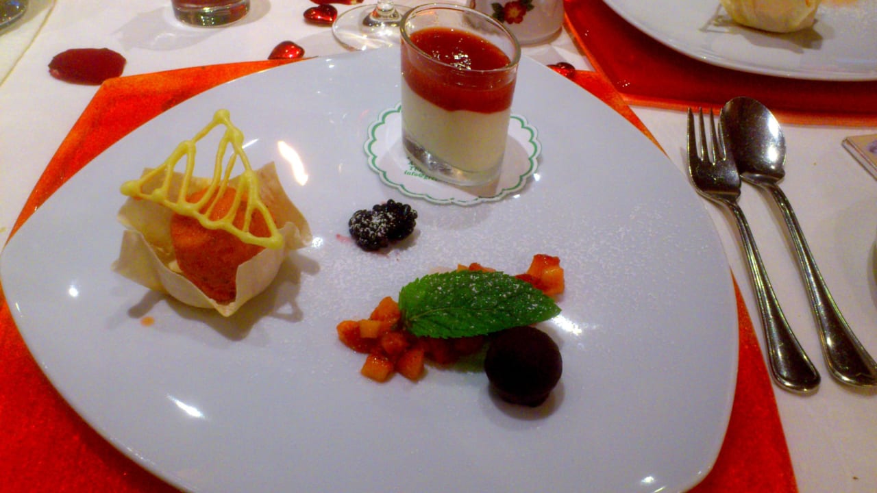 Eines von vielen Desserts Alpenresort Schwarz