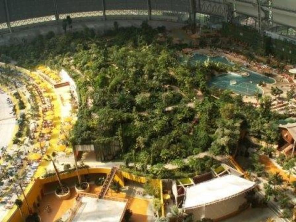 Die Halle von Oben Tropical Islands Resort