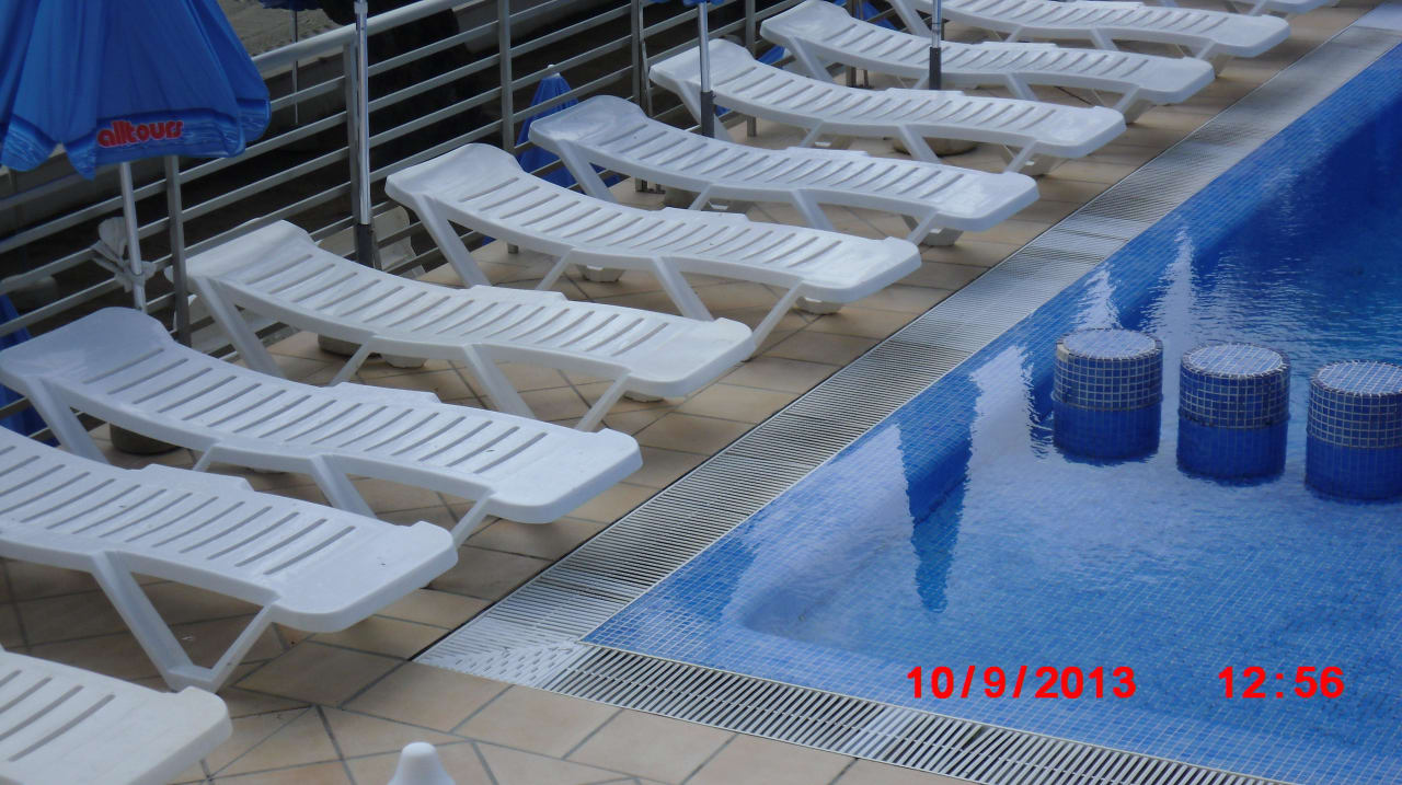 Starre Plastikliegen ohne verstellbare Kopfteile Hotel Na Forana