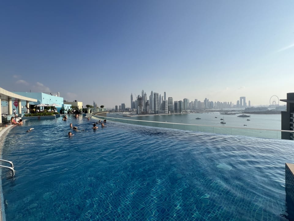 Strand NH Collection Dubai The Palm