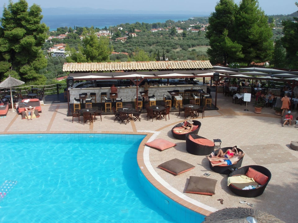 Ausblick auf die Poolbar Alia Palace