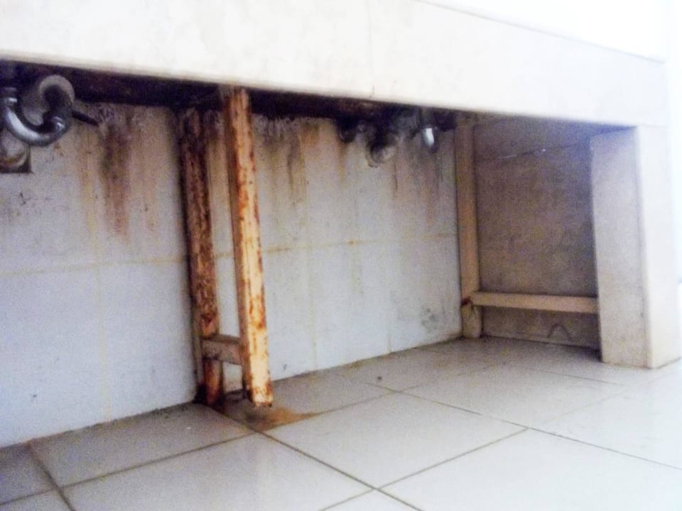 Unter dem Handwaschbecken Top Hotel